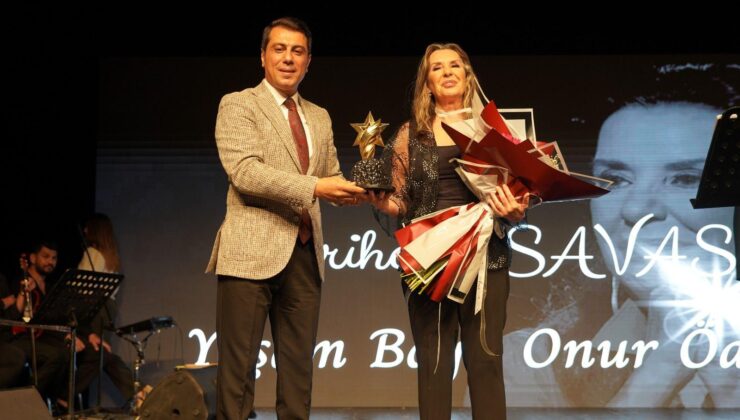 ​KOCAELİ’DE KIRMIZI HALI HEYECANI: PERİHAN SAVAŞ’A YAŞAM BOYU ONUR ÖDÜLÜ!