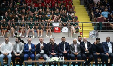 VALİ AKTAŞ VE BAŞKAN BÜYÜKAKIN, SUALTI HOKEYİ DÜNYA ŞAMPİYONASI ÖDÜL TÖRENİNE KATILDI