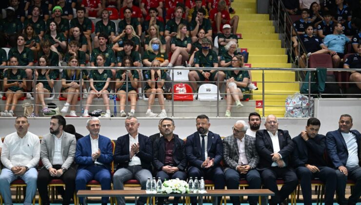 VALİ AKTAŞ VE BAŞKAN BÜYÜKAKIN, SUALTI HOKEYİ DÜNYA ŞAMPİYONASI ÖDÜL TÖRENİNE KATILDI