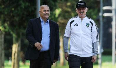 Başkan Büyükakın’dan Kocaelispor Kampına Sürpriz Ziyaret: “Şehrimizin Markasına Güvenimiz Tam!”