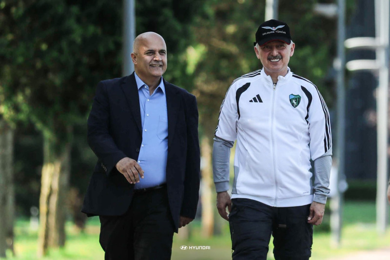 Başkan Büyükakın’dan Kocaelispor Kampına Sürpriz Ziyaret: “Şehrimizin Markasına Güvenimiz Tam!”