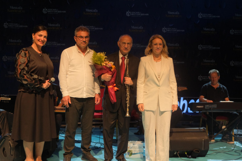 Cebeci Sahili’nde Klarnet Resitali: Efsane Usta Mustafa Kandıralı Eserleriyle Anıldı!