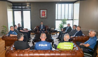 KOCAELİ’DE MESAİ MEFHUMU TANIMAYAN POLİSE VALİ AKTAŞ’TAN BAŞARI BELGESİ