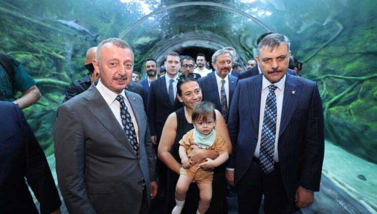 Bakan Çiftçi, Büyükşehir’in vizyon projesi Körfez Aqua’yı İlgiyle Gezdi
