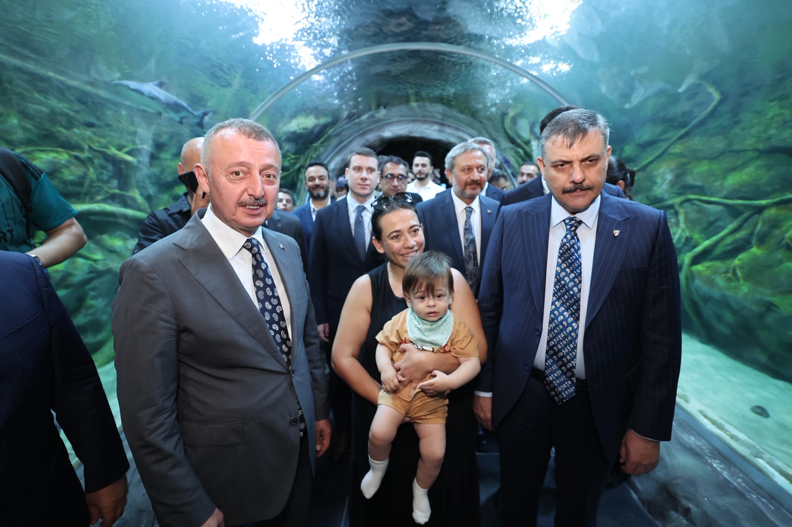 Bakan Çiftçi, Büyükşehir’in vizyon projesi Körfez Aqua’yı İlgiyle Gezdi