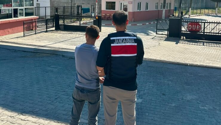 JASAT’TAN GÖLCÜK’TE NEFES KESEN OPERASYON: 15 YILA YAKIN HAPİS CEZASI BULUNAN ZEHİR TACİRİ YAKALANDI!