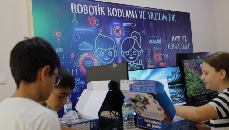 İzmit’te Geleceğin Yazılımcıları Yetişiyor: Robotik Kodlama Evi’nde Dersler Başladı