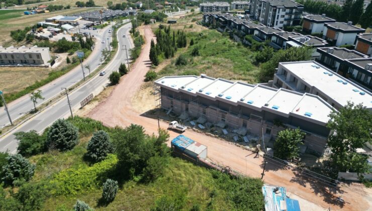 İZMİT BELEDİYESİ’NDEN KABAOĞLU’NA ULAŞIM HAMLESİ: MANDALİNA AĞACI SOKAK’TA YENİ İMAR YOLU AÇILDI!