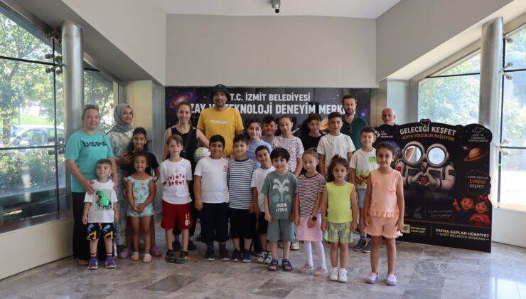 Yoğun İlgi Seans Artırdı: İzmit Uzay ve Teknoloji Merkezi’nde Hafta Sonu Yoğunluğu!