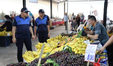 KARTEPE’DE PAZARLAR ZABITA MERCEĞİ ALTINDA: HASSAS TERAZİLİ DÜRÜST ALIŞVERİŞ MESAİSİ