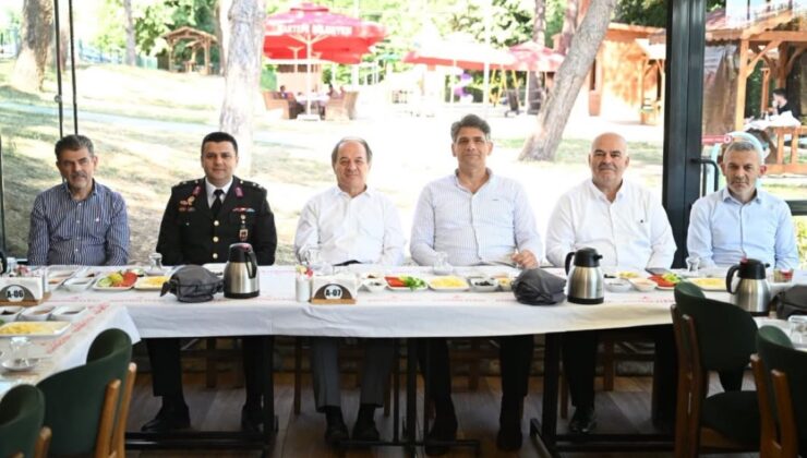 Kartepe’de Kurumlar Arası Uyum Vurgusu: İlçe Jandarma Komutanı Özkan Bakır’a Teşekkür Plaketi