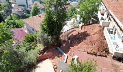 İzmit Belediyesi Serdar Mahallesi’ne Yeni Merdiven ve İstinat Duvarı İnşa Ediyor