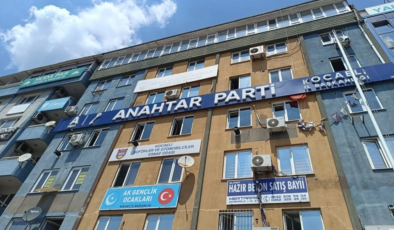 YENİ PARTİ’NİN KOCAELİ İL BİNASI BELLİ OLDU: ÖZGÜR ÖZEL DÖNEMİNDE SEÇİLMİŞ 12 İLÇE BAŞKANI İSTİFA EDECEK!