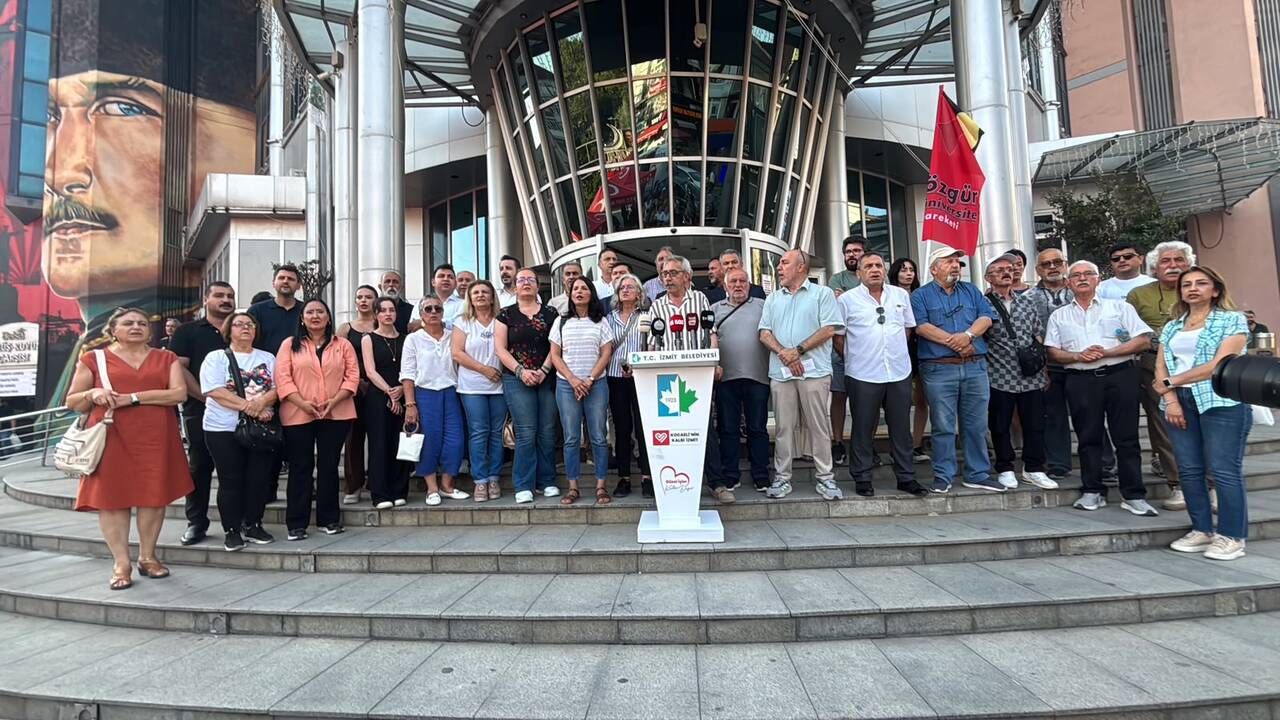 Emek ve Demokrasi Platformu’ndan İzmit Belediyesi Önünde Basın Açıklaması!