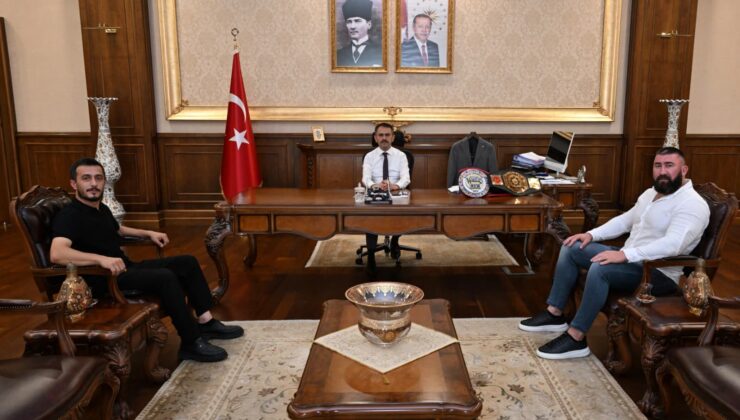 Milli Kick Boks Sporcusu Muhammed Dursun’dan Vali İlhami Aktaş’a Ziyaret