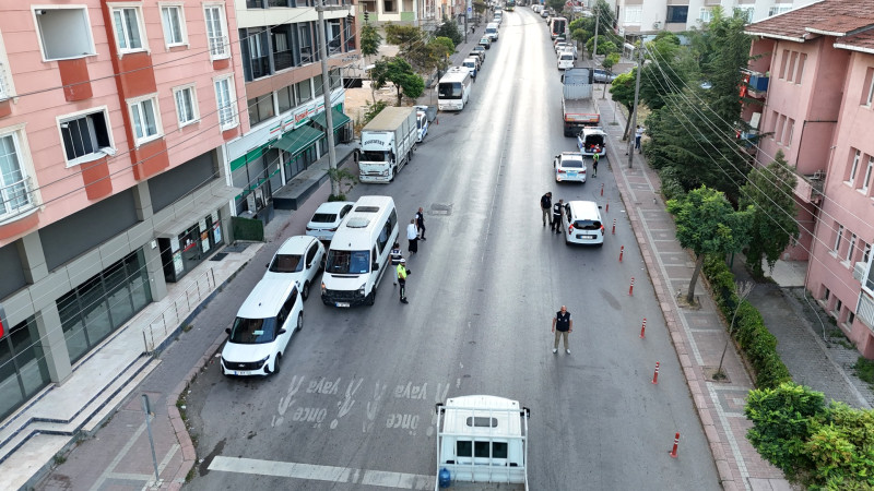 BÜYÜKŞEHİR VE EMNİYET’TEN KORSAN SERVİSLERE GEÇİT YOK: 12 ARACA CEZA, 1 ARAÇ MEN