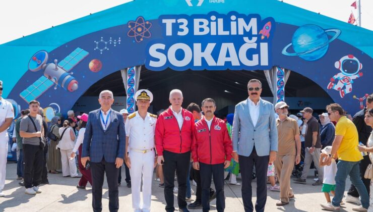 VALİ AKTAŞ VE VALİ GÜL, TEKNOFEST MAVİ VATAN ALANINI İNCELEDİ