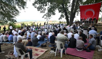 Vali İlhami Aktaş İzmit Süverler Mahallesi’ndeki Geleneksel Mevlit Programına Katıldı