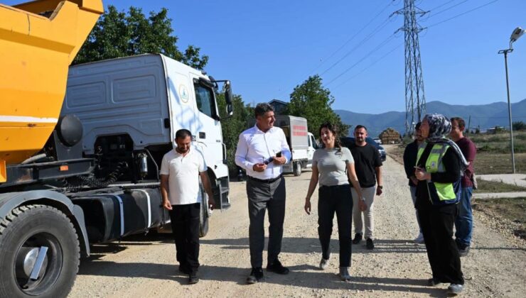 KARTEPE’DE ULAŞIM AĞI GÜÇLENİYOR: BAŞKAN KOCAMAN ASFALT ÇALIŞMALARINI SAHADA İNCELEDİ!