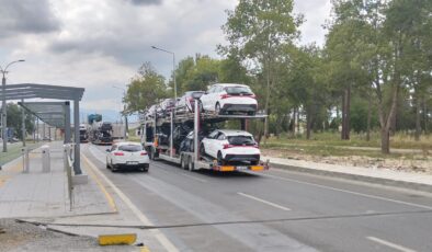 Temmuz Sözü Tutuldu mu? Kartepe Tramvayı İçin Gecikme Tepkisi ve Yaya Güvenliği Alarmı!