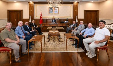 Kocaeli Eğitim Gönüllüleri Derneği’nden Vali İlhami Aktaş’a Ziyaret