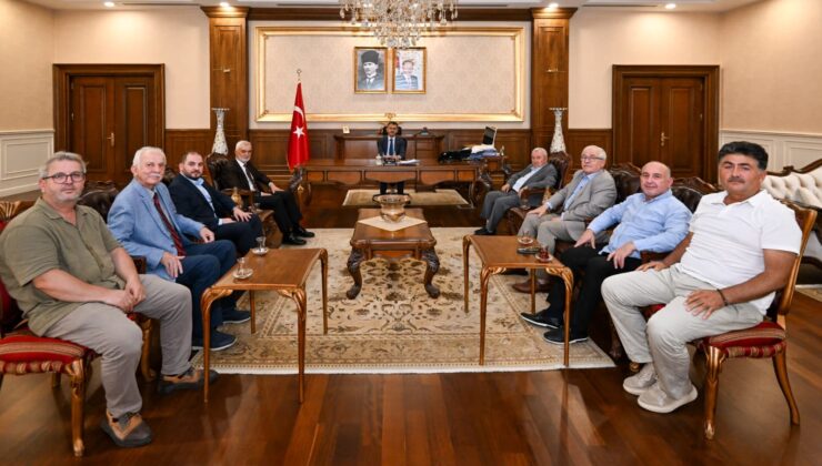 Kocaeli Eğitim Gönüllüleri Derneği’nden Vali İlhami Aktaş’a Ziyaret