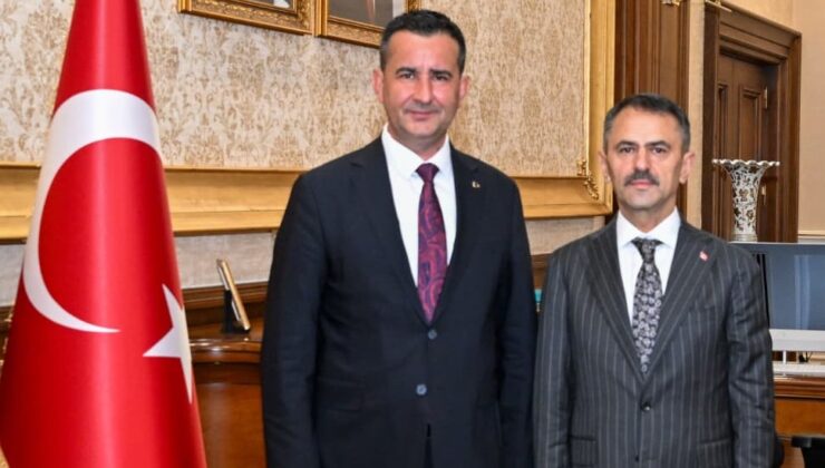 TÜRK METAL SENDİKASI KOCAELİ ŞUBE BAŞKANI ÖZGÜR KOCA’DAN VALİ İLHAMİ AKTAŞ’A ZİYARET