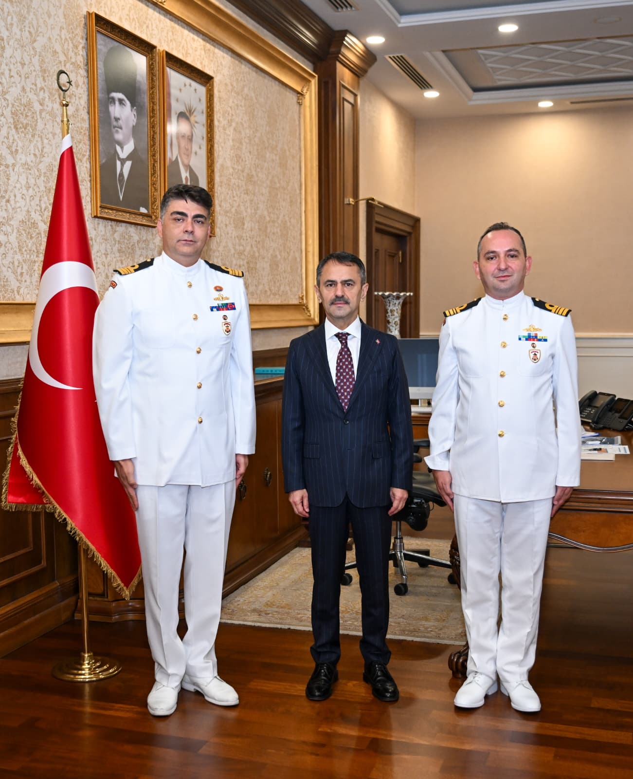 Sahil Güvenlik Komutanlarından Vali İlhami Aktaş’a Veda ve Heyecan Ziyareti