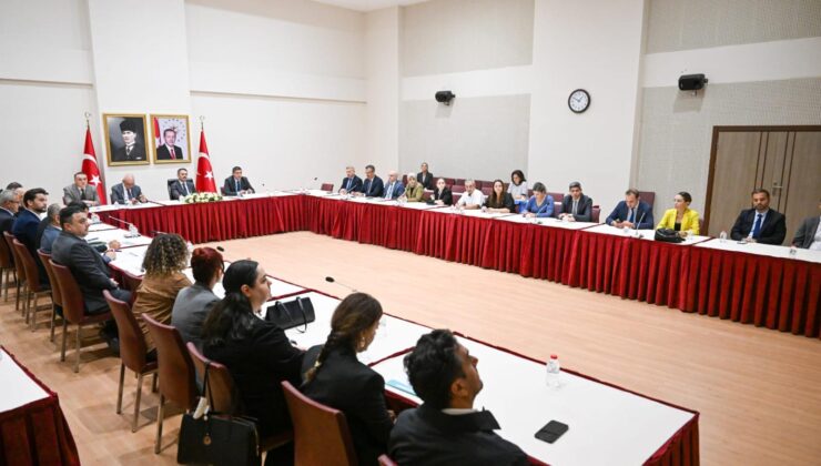 Kocaeli’de Otizm Eylem Planı Toplantısı Vali İlhami Aktaş Başkanlığında Yapıldı