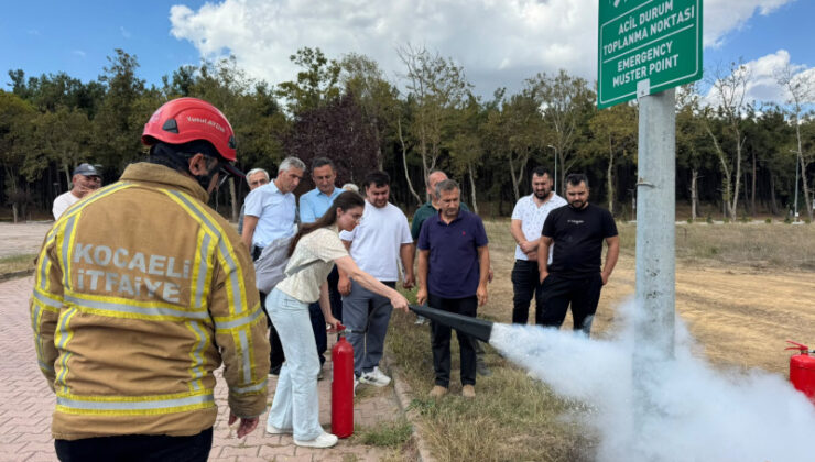 Kocaeli Büyükşehir İtfaiyesi’nden Gebze ve Çayırova’da Kapsamlı Eğitim ve Tahliye Tatbikatı