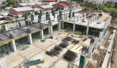 Gölcük’e Dev Spor Kompleksi: Yüzme Havuzu ve Salon İnşaatı Yükseliyor!