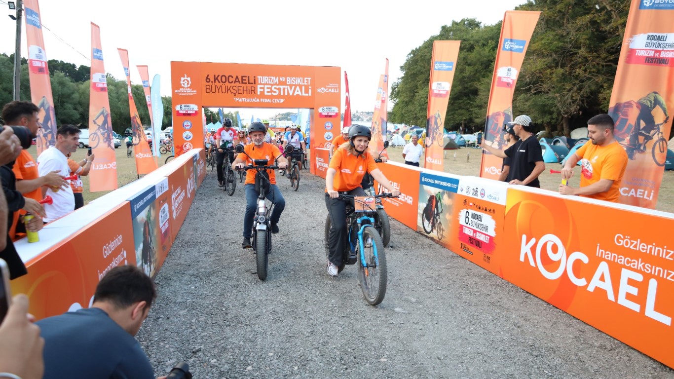 6. Kocaeli Turizm ve Bisiklet Festivali Kandıra’da Başladı: Maviden Yeşile Pedal Sesleri