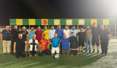DARICA MHP TEŞKİLATINDAN BİRLİK VE SPOR BULUŞMASI: BAŞKAN FURUNCİ HALI SAHADA TER ATTI