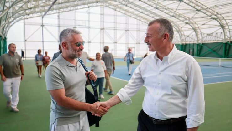 BÜYÜKAKIN KORTA İNDİ: “KOCAELİ’DE HERKES HER SPORU YAPABİLİYOR”