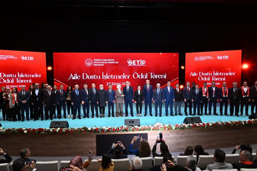 Gebze’de Aile Dostu İşletmeler Ödül Töreni Bakan Göktaş’ın katılımıyla yapıldı
