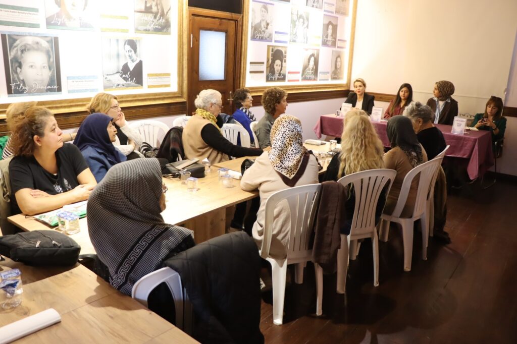 İzmit’te Alikahyalı kadınlar Kadın Kadına Konak Buluşmaları’nda bir araya geldi