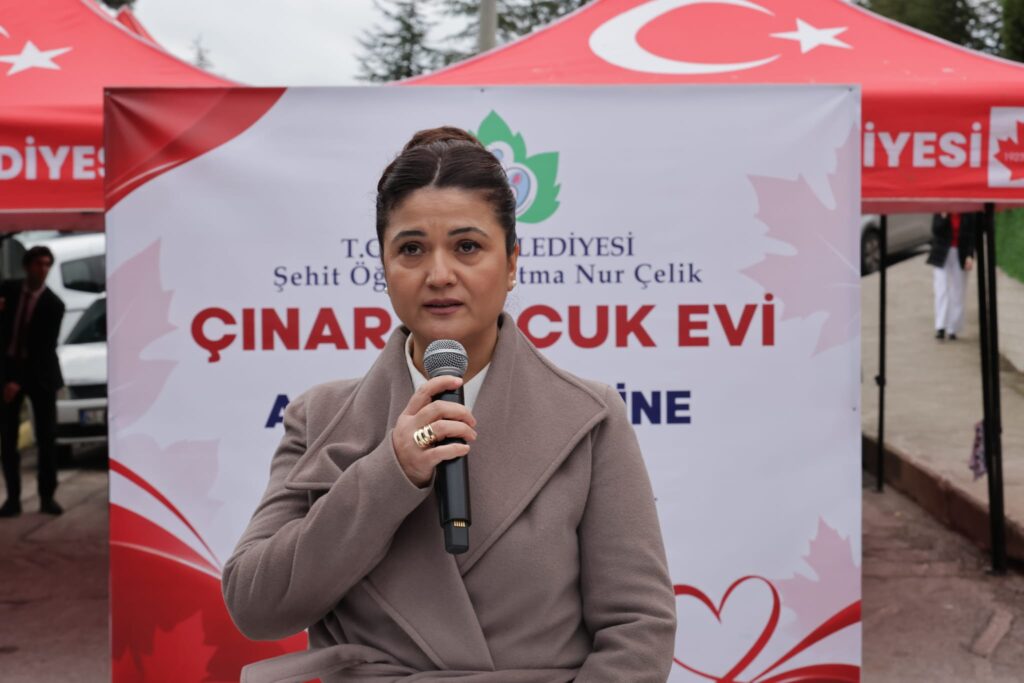 İzmit Orhan Mahallesi’nde Şehit Öğretmen Fatma Nur Çelik Çınar Çocuk Evi açıldı
