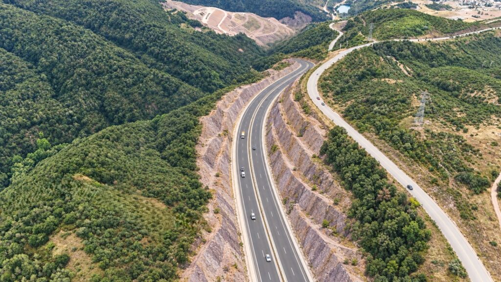 Körfez’de İlimtepe Bağlantı Yolu’nun 2. etap yapım çalışmaları başladı
