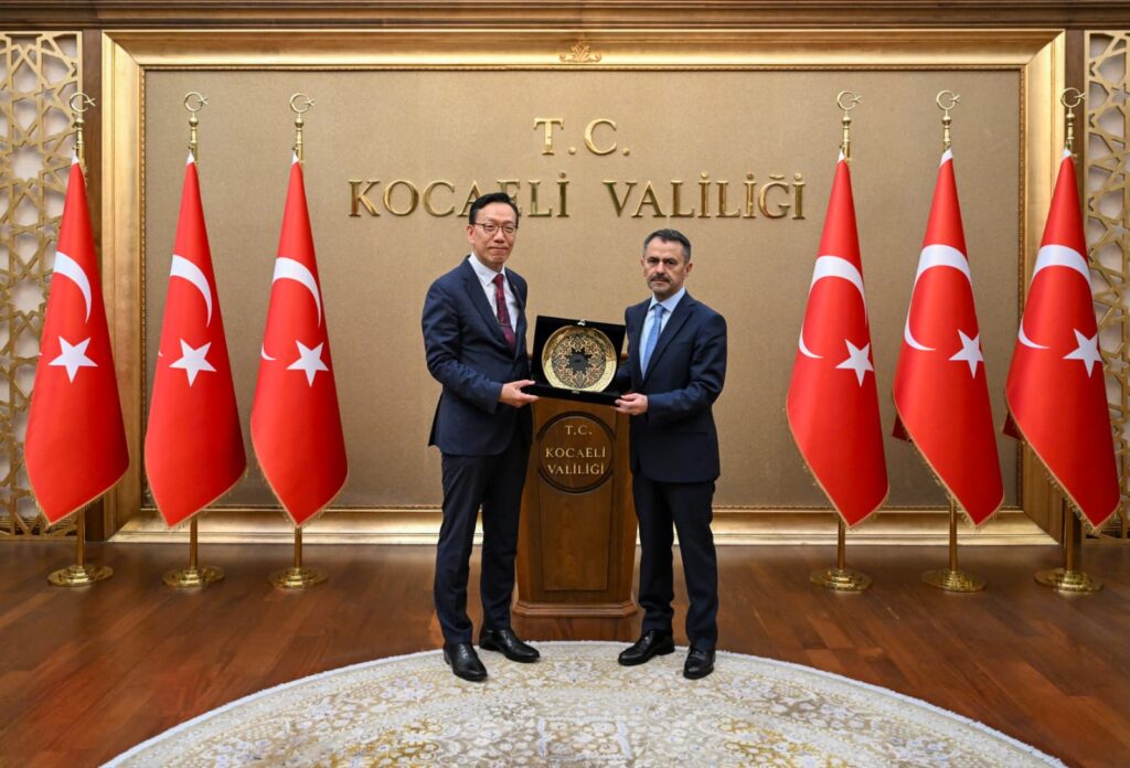 Güney Kore’nin İstanbul Başkonsolosu Taeyoung Park, Vali Aktaş’ı ziyaret etti