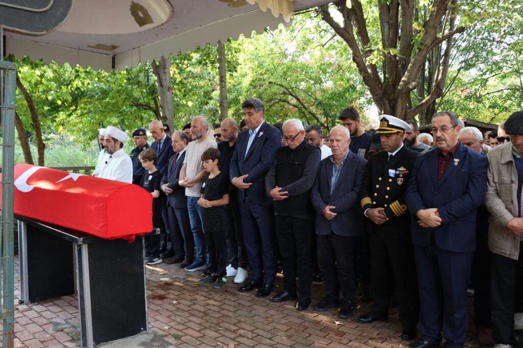 Kartepe’de Kıbrıs Gazisi Kemal Belat son yolculuğuna uğurlandı