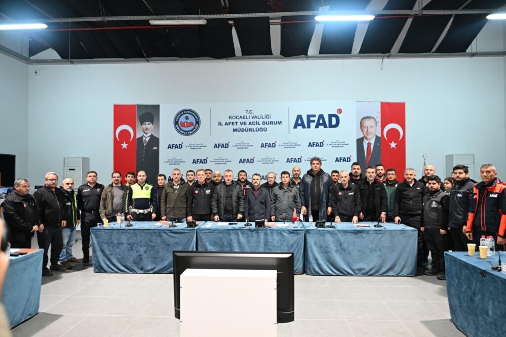 Vali Aktaş ve Başkan Büyükakın Kocaeli’de yağış sonrası kriz merkezinde toplandı
