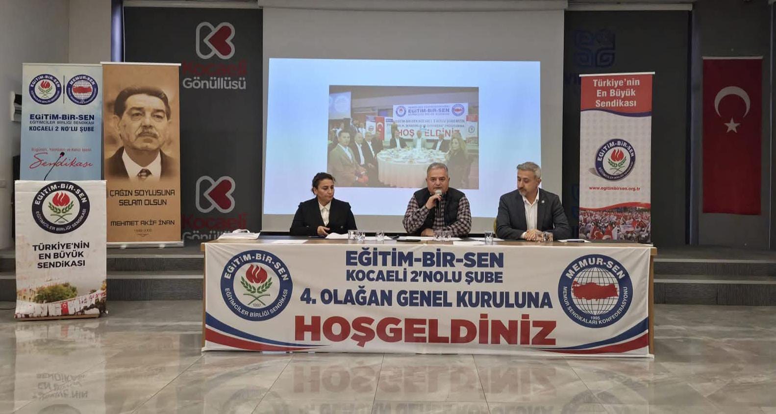 Eğitim-Bir-Sen Kocaeli 2 No’lu Şube genel kurulunda divan masası
